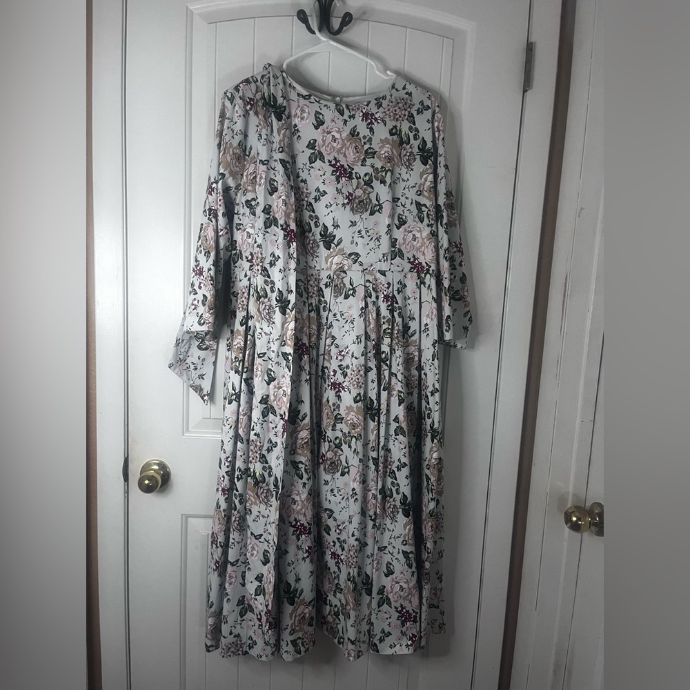 Floral Long Sleeve Midi Dress in Cream and Pink